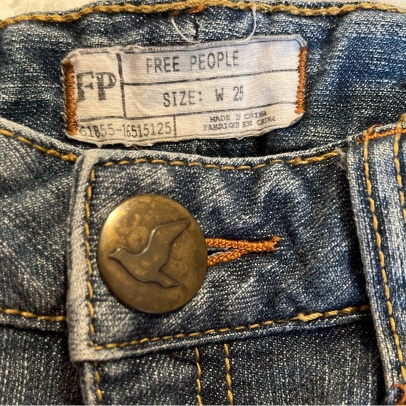 FP Free People Womens W 25 Denim Jean Fringe Hem Shorts - Picture 4 of 9